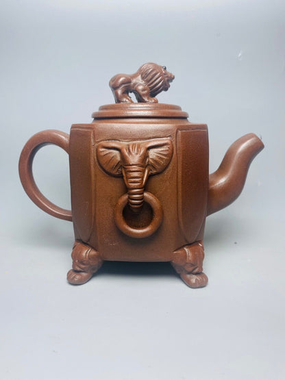 Chinese Yixing Zisha Clay Handmade Exquisite Teapot （威震四方 底款：施小马）
