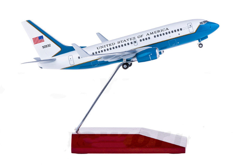 1:200 HOGAN UNITED STATES OF AMERICA B737-700 Passenger Plane ABS Plastic Model