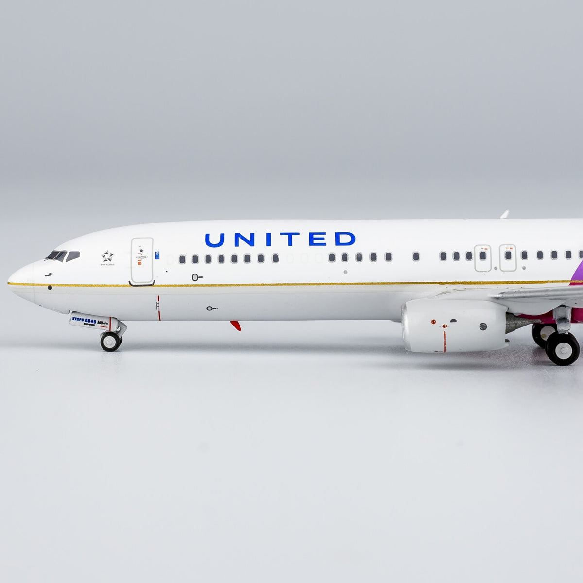 1:400 NG Model UNITED BOEING 737-900ER Passenger Airplane Diecast Aircraft Model