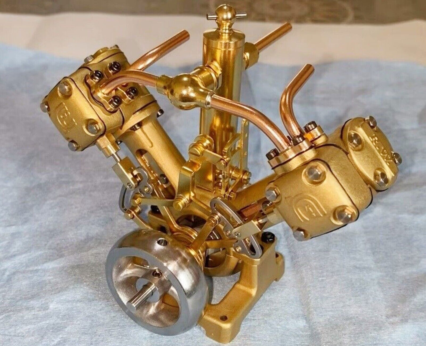 Compact Vintage V2 Steam Engine Model Dual Cylinder Powerful Toy Collection Gift