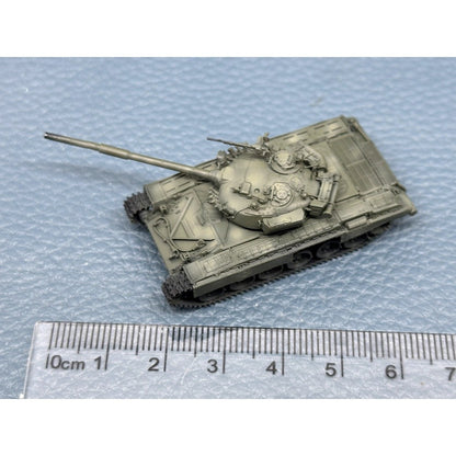 1/144 T-72A Main Battle Tank Painted Finished Model