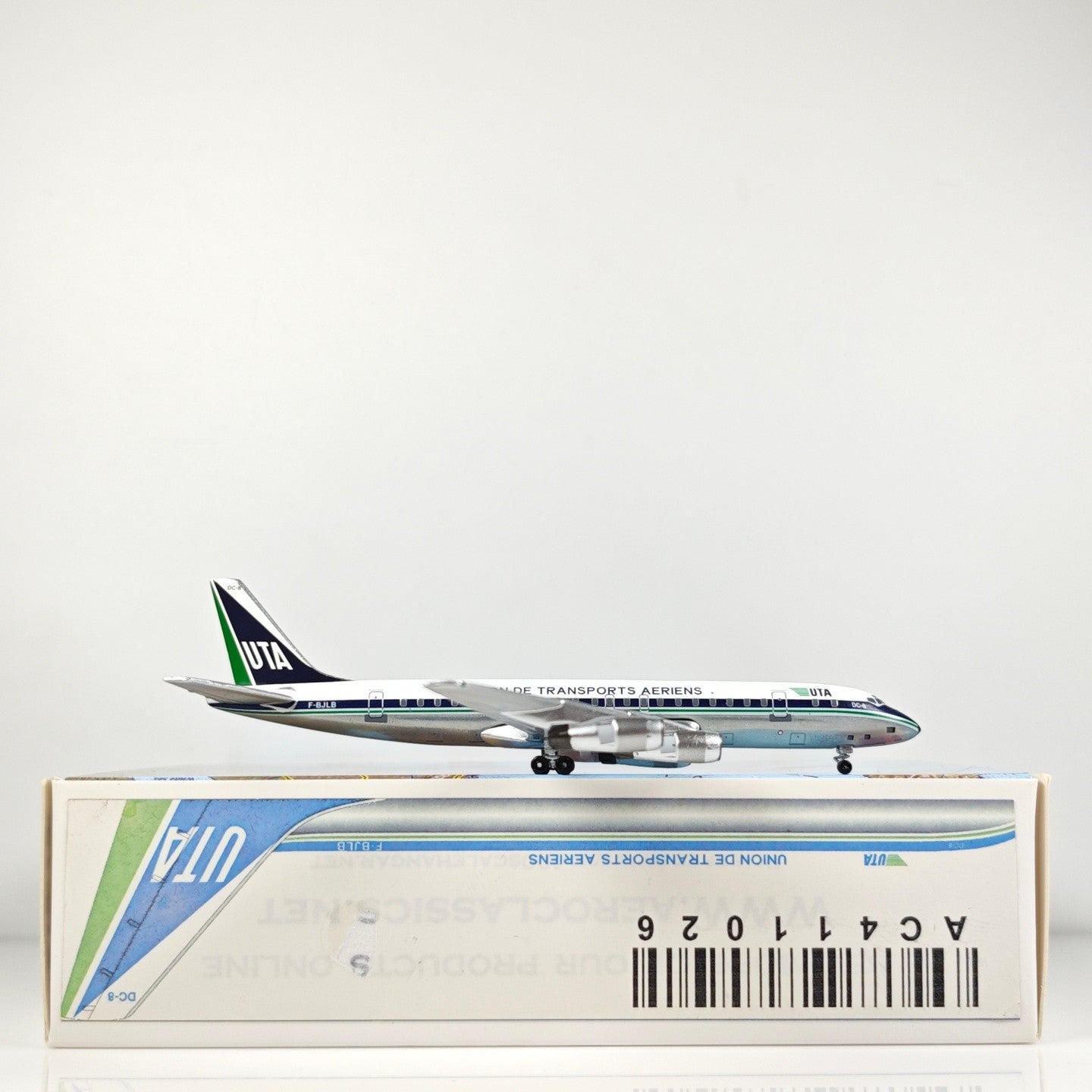 1:400 Aeroclassics UTA Douglas DC-8-53 F-BJLB Passenger Plane Diecast Model