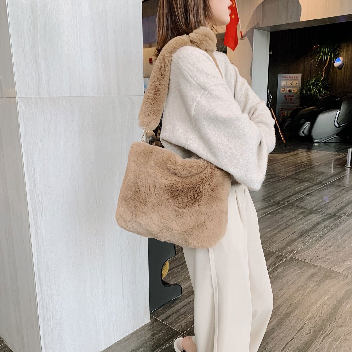 Bag Women's Plush Shoulder Bags Large Capacity Messenger Bag Handbag