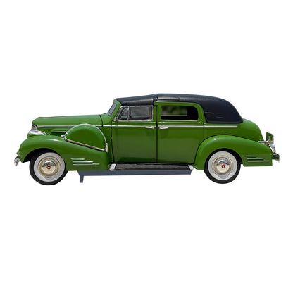 1:32 Scale Vintage Car Vehicles Simulation Alloy Model Car Souvenir Collection
