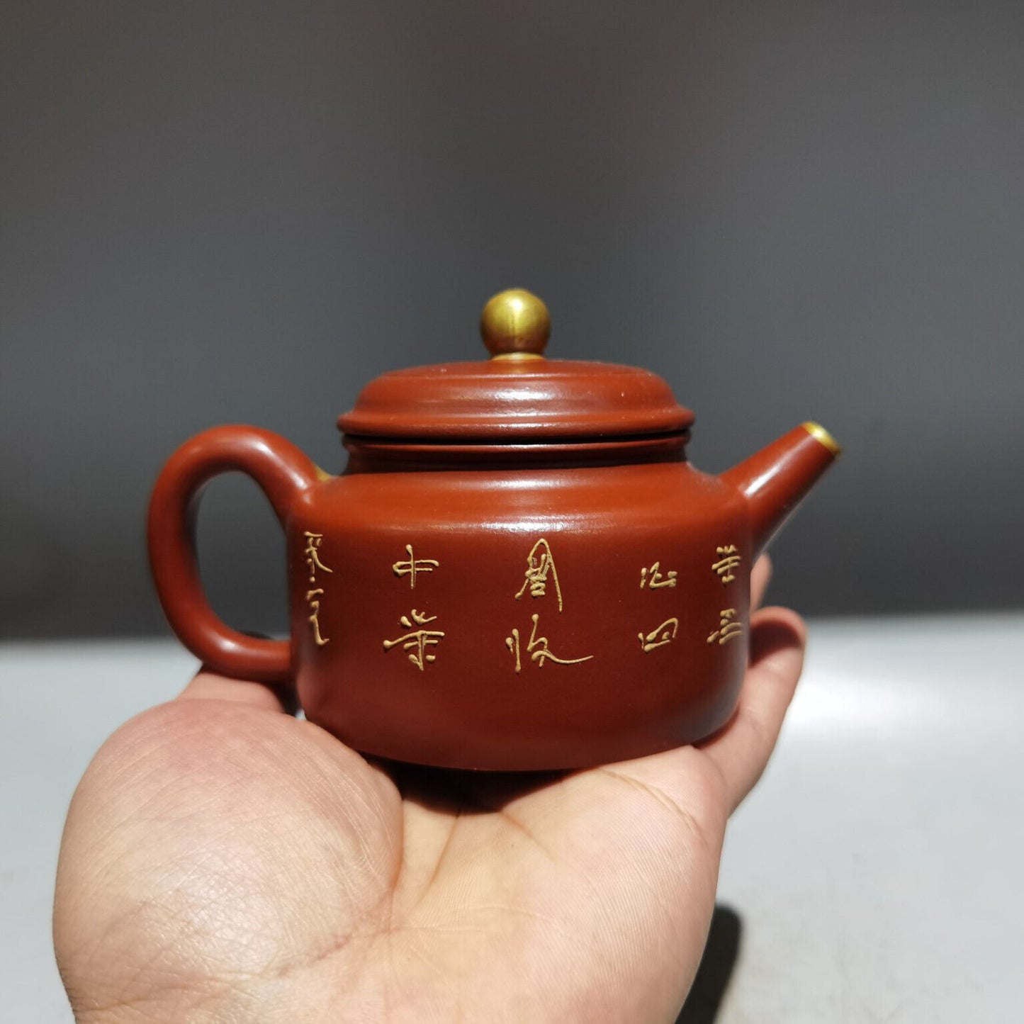 Chinese Yixing Zisha Clay Handmade Exquisite Teapot （描金德钟壶 底款：顾景舟)