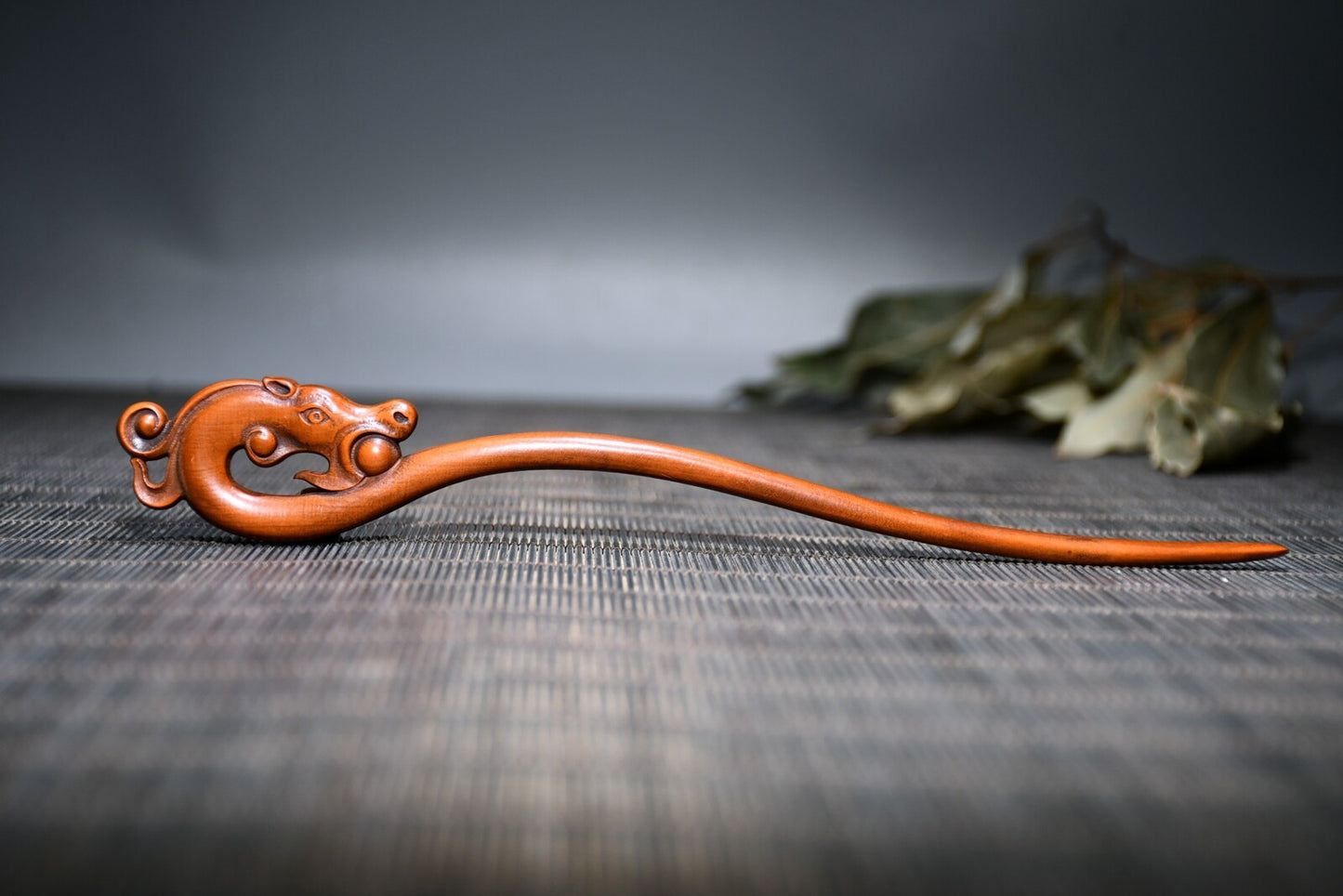 Chinese Antique Boxwood Wooden Carved Dragon Statue Hairpin Hair Accessories Art
