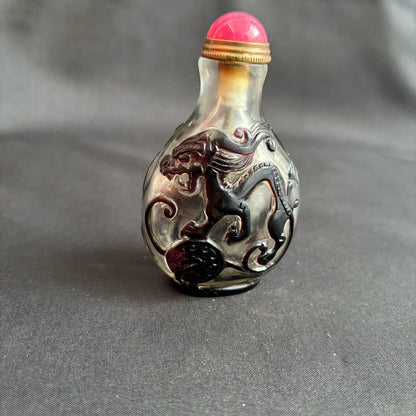 Vintage Chinese Carved Peking Glass Snuff Bottle Clean Dragon Figurine Box Black