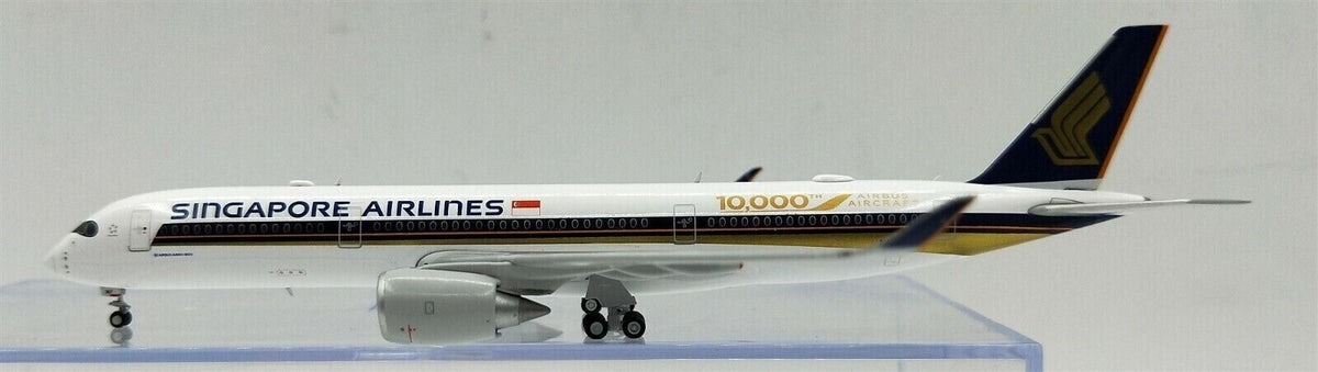 1:400 JC Wings SINGAPORE AIRLINES AIRBUS A350XWB Passenger Plane Diecast Model