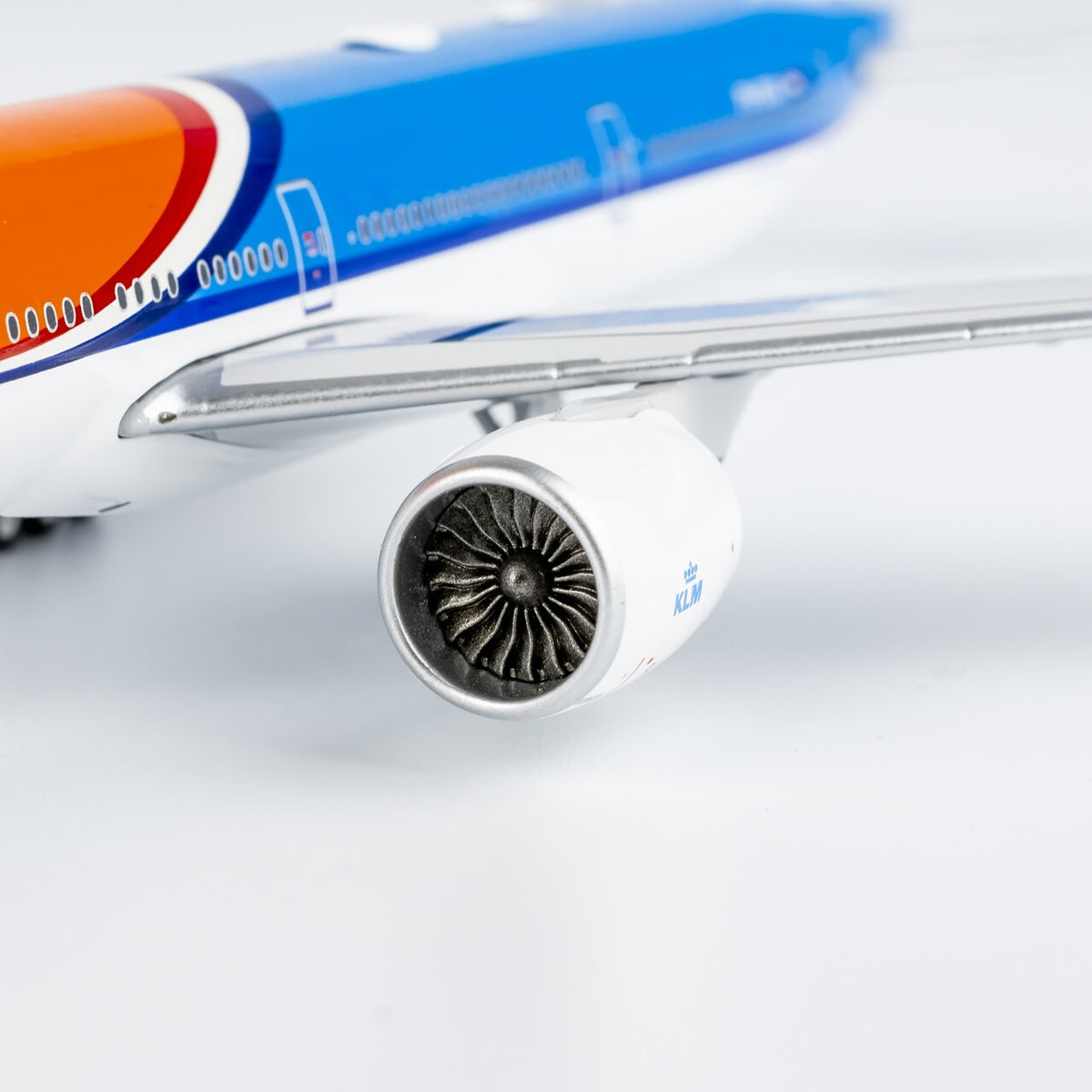 1:400 NGmodels KLM Boeing 777-300ER Passenger Airplane Diecast Plane Model