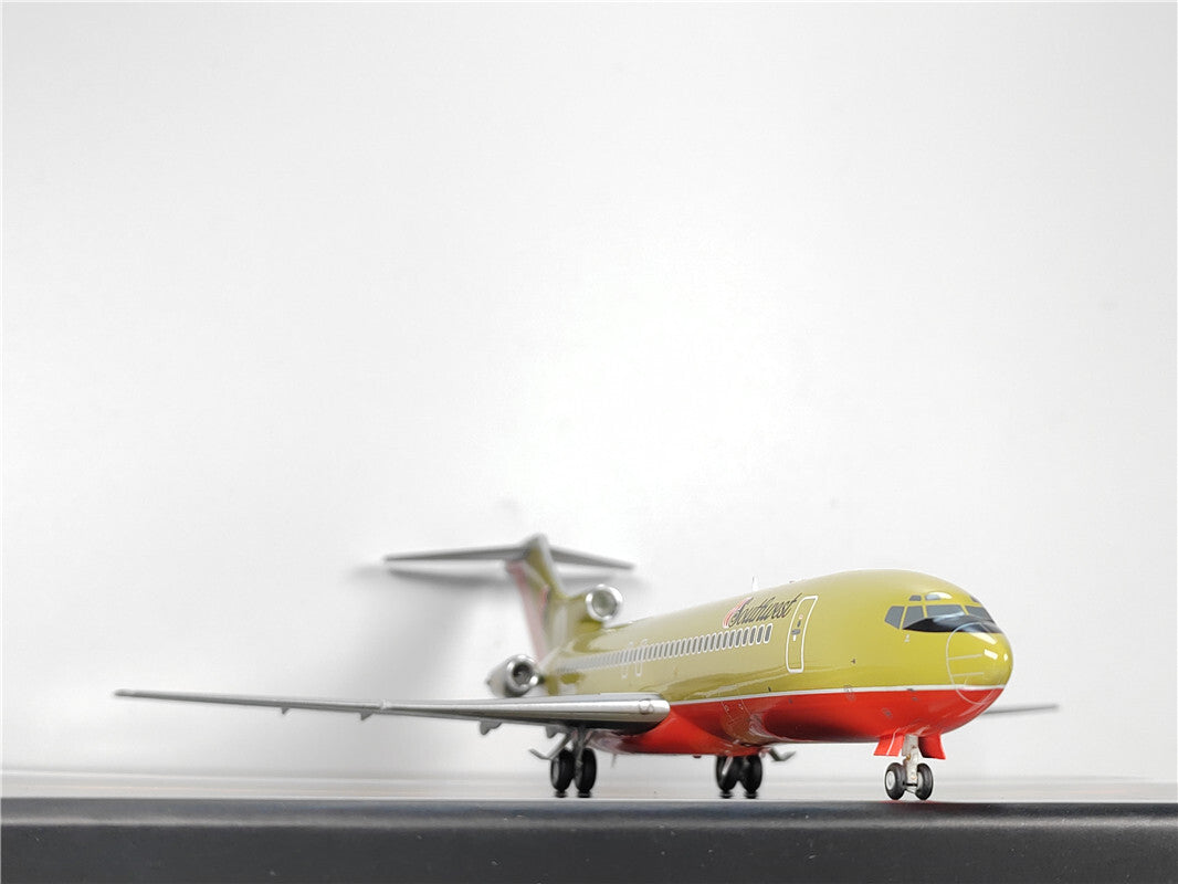 1:200 Geminijets Southwest B727-200 Passenger Airplane Diecast Aircraft Model