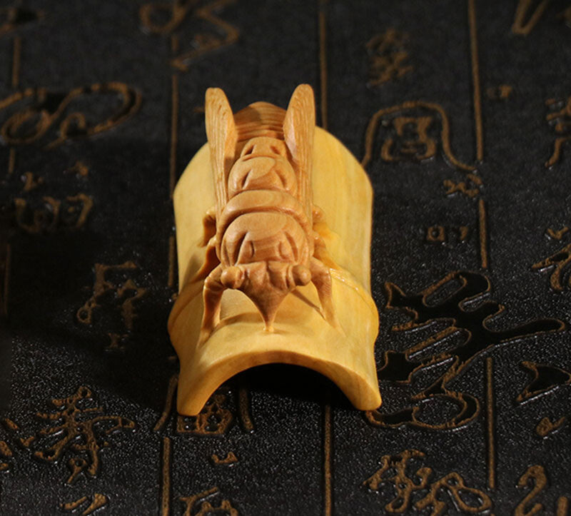 6.8 X 3.3 X 3.3 CM Boxwood Carving Netsuke - Cicada & Insects