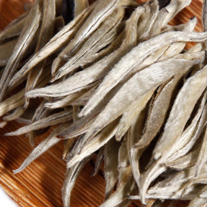 Yunnan Pu-erh Tea cha Tea Mini Dragon Ball White Silver Needle Health Green Food