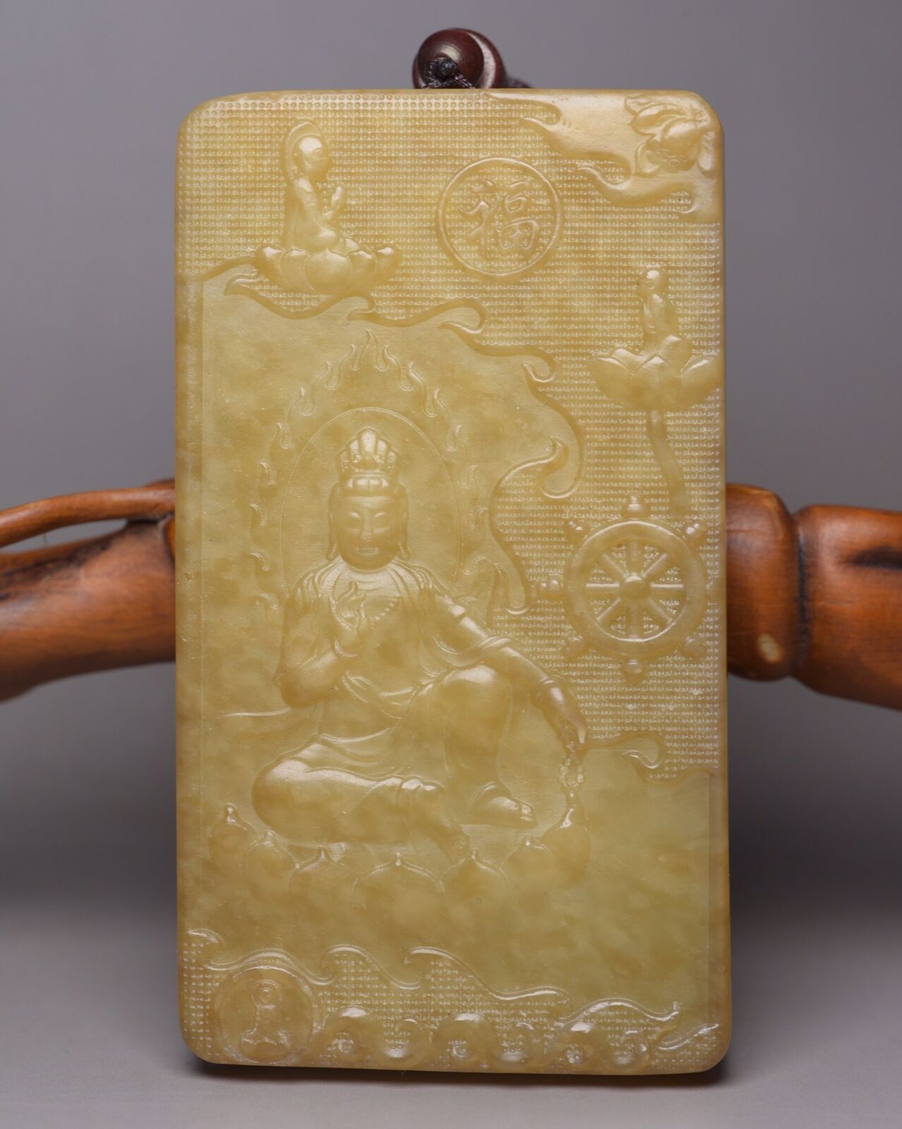 Chinese Natural Hetian Jade Carved Guanyin Statue Lucky Jade Pendant Jewelry Art