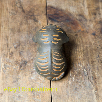 Chinese Iron Rust Cast Cute Tiger Statue Zodiac Tiger Table Tea Pet Decor