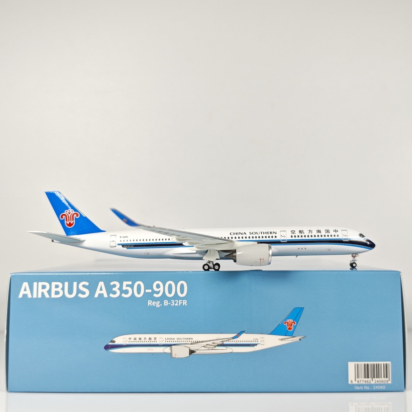 1:400 NGmodels China Southern Airbus A350-900 Passenger Diecast Plane Model