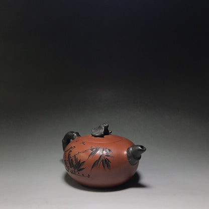 Chinese Yixing Zisha Clay Handmade Exquisite Teapot（知足常乐 底款：周桂珍）