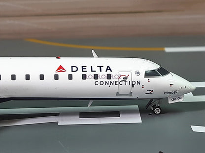 GeminiJets for Delta Airlines for BOMBARDIER CRJ-700 N391CA 1:200 Aircraft Model