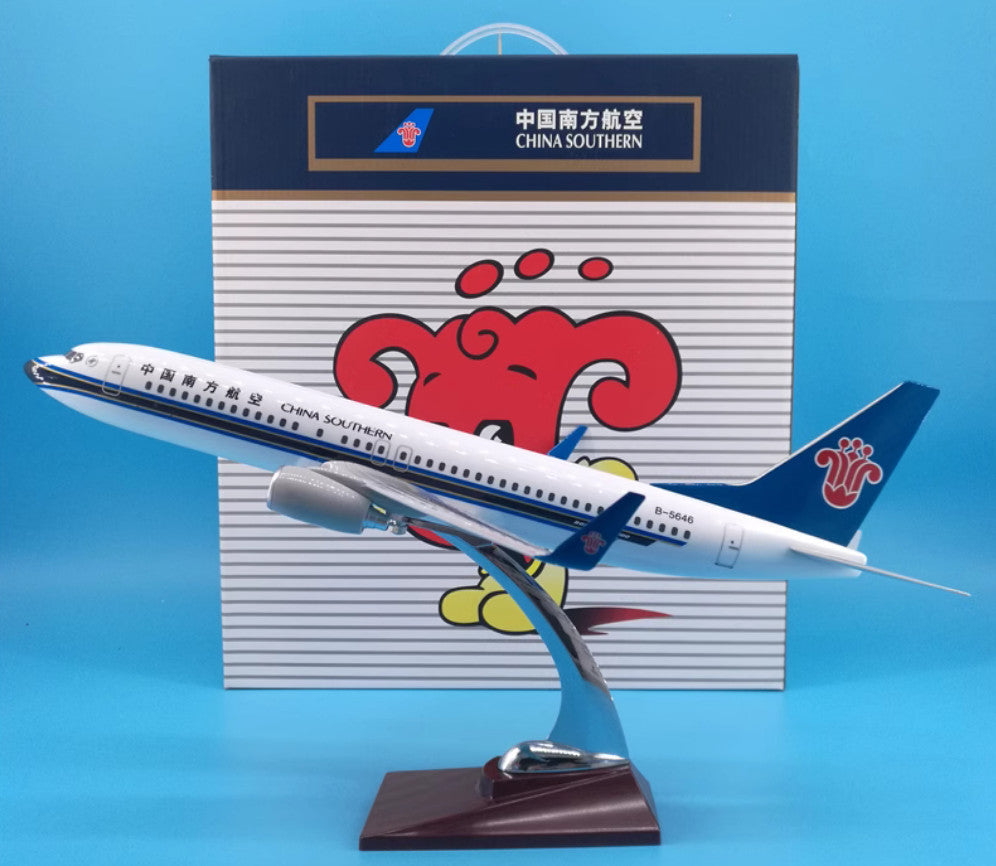 40CM CHINA SOUTHERN BOEING 737-800 B-5646 Passenger Airplane Resin Plane Model
