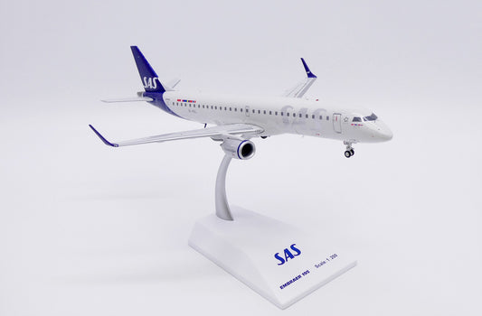 1:200 JC Wings SAS Embraer ERJ-195LR SE-RSL Airplane Diecast Aircraft Model