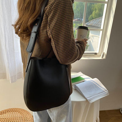 Dumpling Bag Large Shoulder Synthetic Leather Crossbody Bags Handbag Purse 1 PC