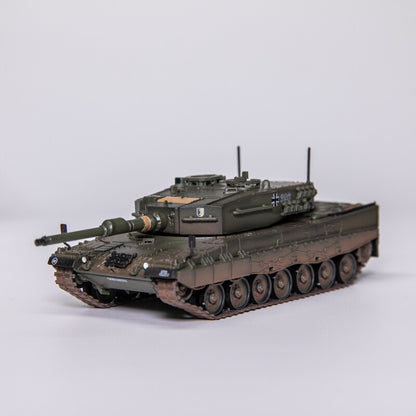 Panzerkampf 1/72 12226PD German Leopard 2A4 Main Battle Tank Model Ornament