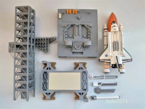 1/400 Space Shuttle Discovery with Launcher Platform Painted Model Collection
