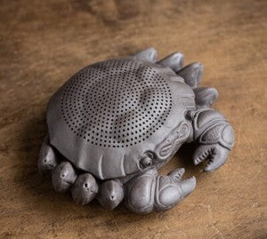 Multi Functional Tea Pet Yixing Zisha Crab Purple Clay Tea Strainer Filter Net