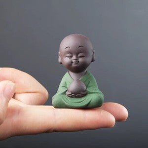 1X Mini Handicraft Buddha Statue Monk Statuette Figurine Ceramic Ornaments Decor