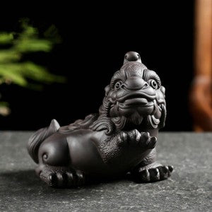 Creative Yixing Zisha Tea Pet Purple Clay Mythic Animals Home Decoration Chinese