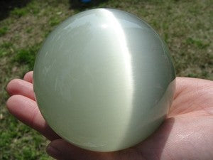 Beautiful ASIAN QUARTZ CAT EYE CRYSTAL HEALING BALL SPHERE 40-100MM