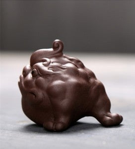 Chinese Lovely Tea Pet Yixing Zisha Purple Clay Ornament Tea Play Ox Turtle New