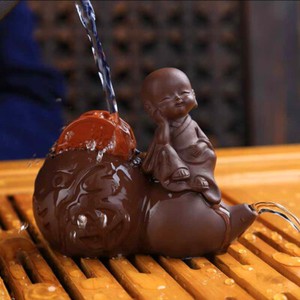Small Tea Pet Wealthy Mascot Good Luck Yixing Zisha Purple Clay Table Ornament