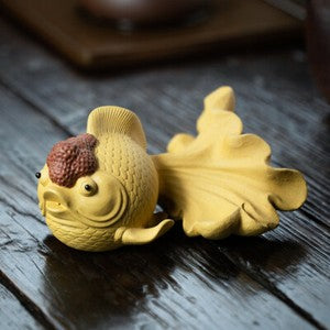 Yixing Zisha Purple Clay Tea Pet Golden Fish Carved Tea Play Creative Small