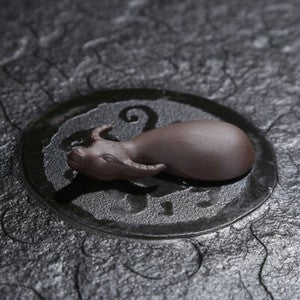One Buffalo Tea Pet Tray Yixing Zisha Purple Clay China Ornament Household Car