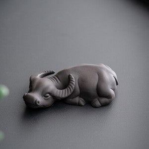 Chinese Yixing Zisha Purple Clay Tea Pet Bull Holder For Lid Of Tea Pot Tea Play