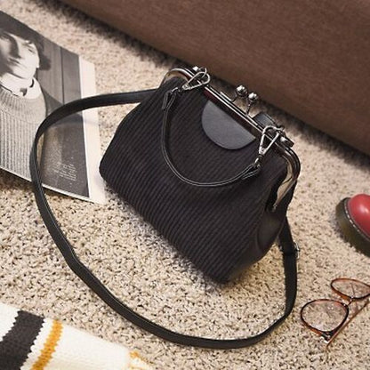 Vintage Clip Shell Handbag Shoulder Bag Luxury Crossbody Small Purse 19*17*8 CM