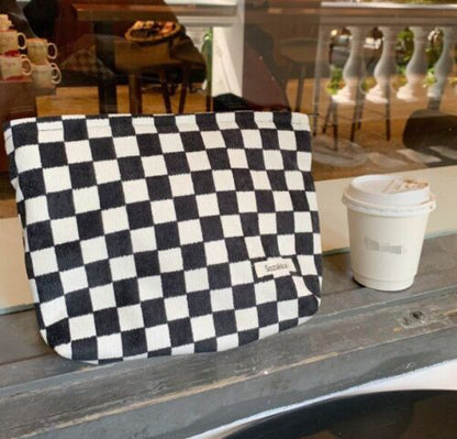 Embroidery Cosmetic Bag Clutch Bag Large Makeup Organizer Pouch 5*18*25 CM 50G