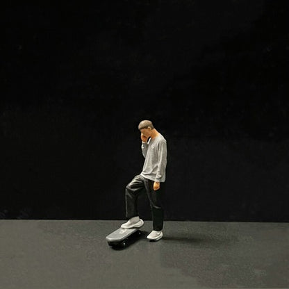 1:64 Scale Diorama Figure Model City Street Stylish Girl Boy Scene Display Model