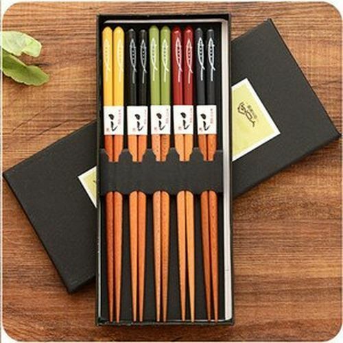 5 Pairs/Set Japanese Style Bamboo Wooden Sushi Chopsticks Tableware Eating Tools