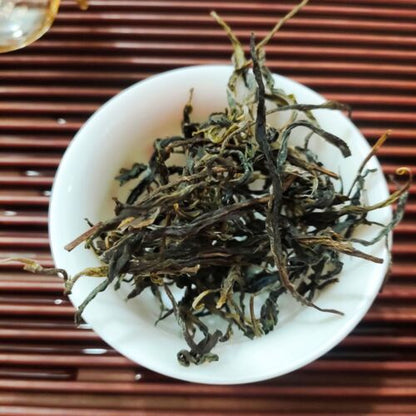 Yunnan Tea Nannuo Mountain Pema Ancient Tree First Spring Pu'er Raw Tea 100g