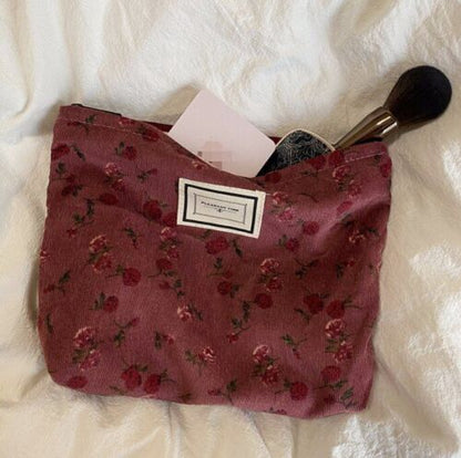 Embroidery Cosmetic Bag Clutch Bag Large Makeup Organizer Pouch 5*18*25 CM 50G
