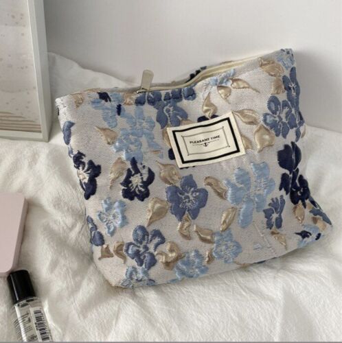 Embroidery Cosmetic Bag Clutch Bag Large Makeup Organizer Pouch 5*18*25 CM 50G
