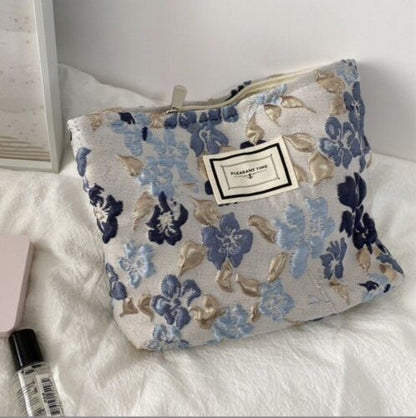 Embroidery Cosmetic Bag Clutch Bag Large Makeup Organizer Pouch 5*18*25 CM 50G