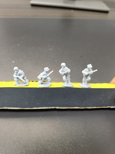 1/72 Resin figures model WWII Germany trooper Soldiers kit /3d printed