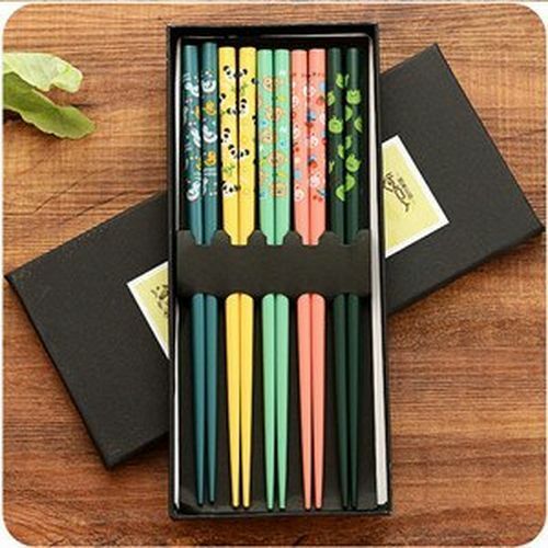 5 Pairs/Set Japanese Style Bamboo Wooden Sushi Chopsticks Tableware Eating Tools