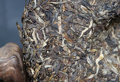 2018 Haiwan Old Comrade 7548 Pu-erh Tea Cake Raw Puer Lao Tong Zhi 181 tee, 357g